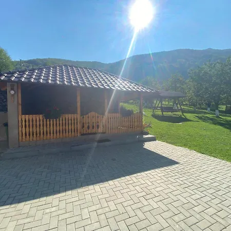度假居 Casa Din Livada 普雷德鲁特
